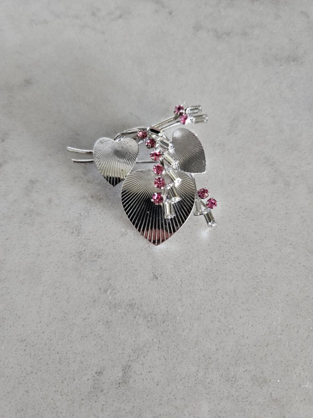 RARE & VINTAGE STERLING SILVER HEARTS BROOCH WITH PINK & CLEAR RHINESTONES BY CA